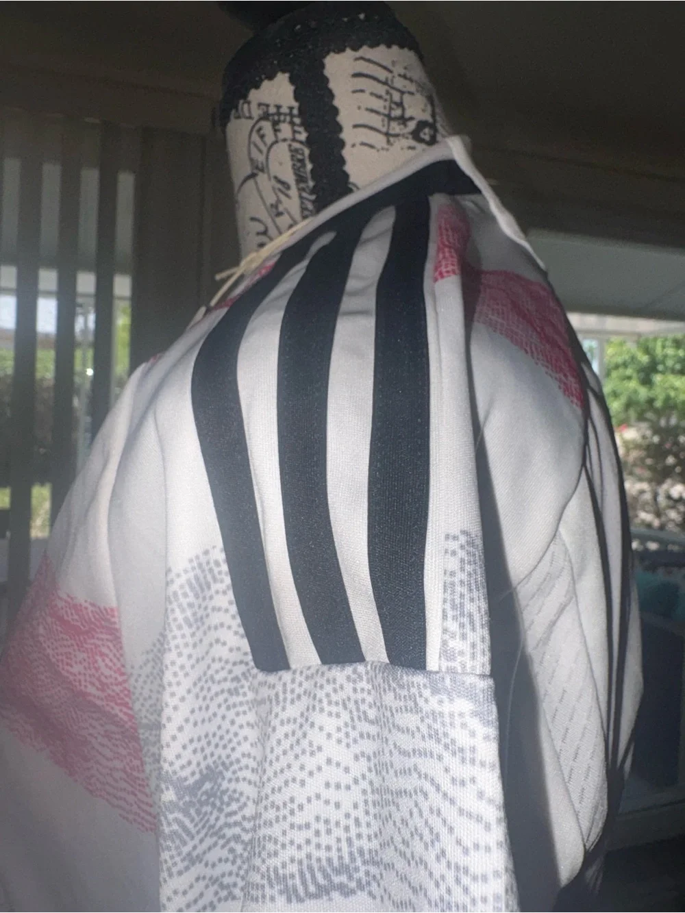 ADIDAS UNISEX JUVE A JSY SOCCER JERSEY NWT — XS